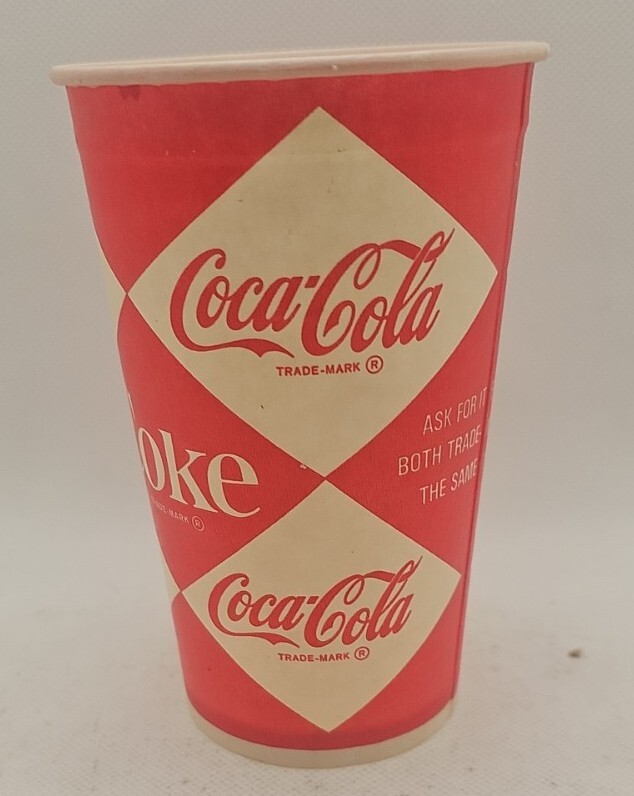 VTG 1950’s - 60\'s Coca-Cola Cup 9oz wax cup soda fountain sweetheart co. VTG 1950’s - 60\'s Coca-Cola Cup 9oz wax cup soda fountain sweetheart co.