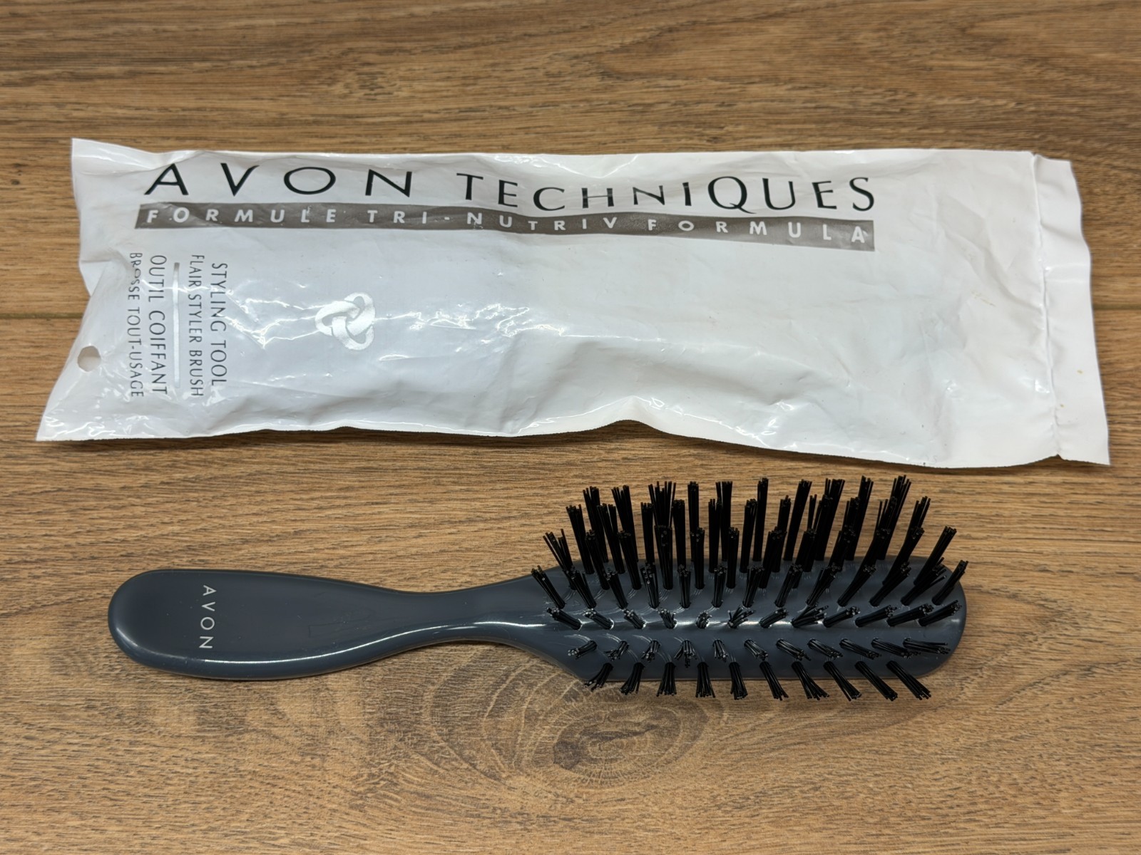 Vintage 1998 Avon Techniques Flair Styler Brush Styling Tool Gray - New Sealed