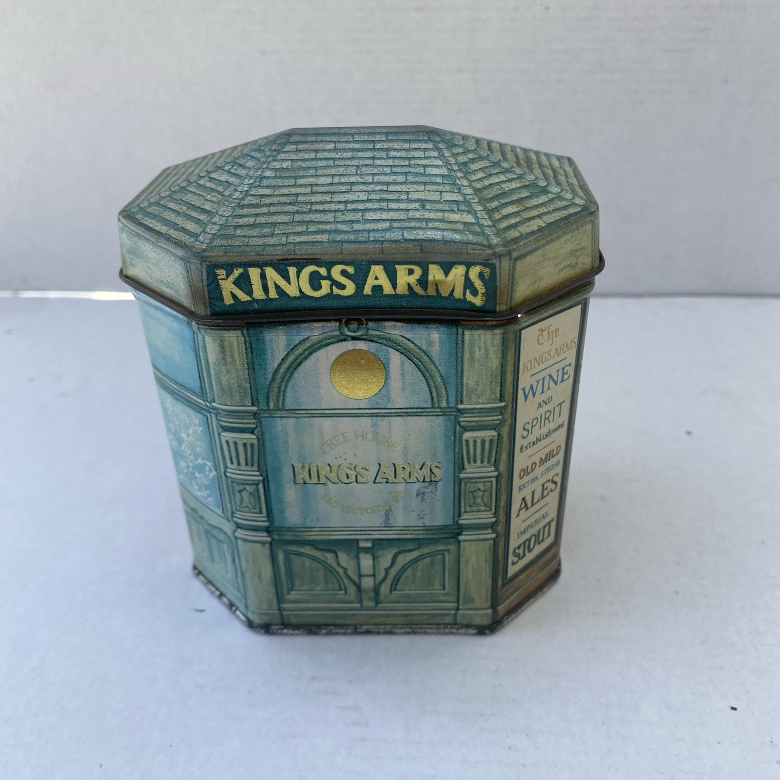 Tin Toffee Vintage Bentley’s of London Kings Arms Pub Free House Empty - England