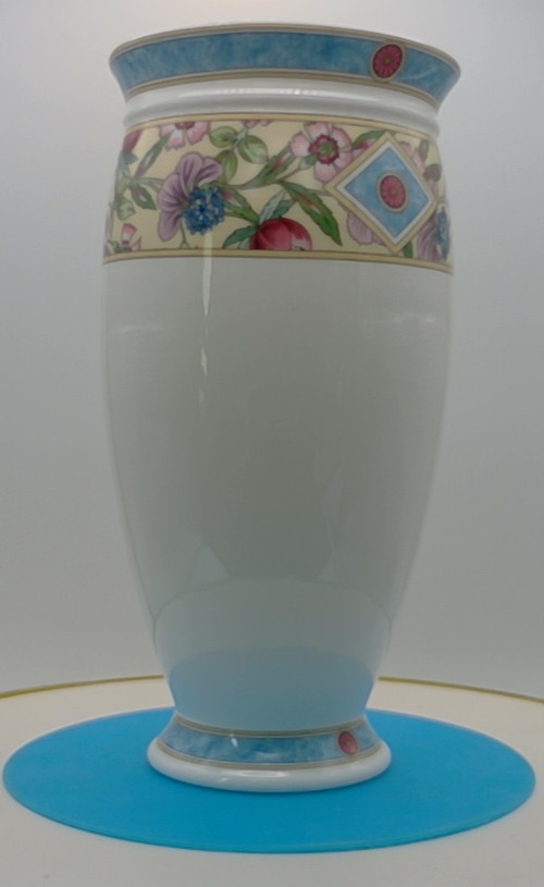 Wedgwood Bone China Sarah Pattern Vase 6