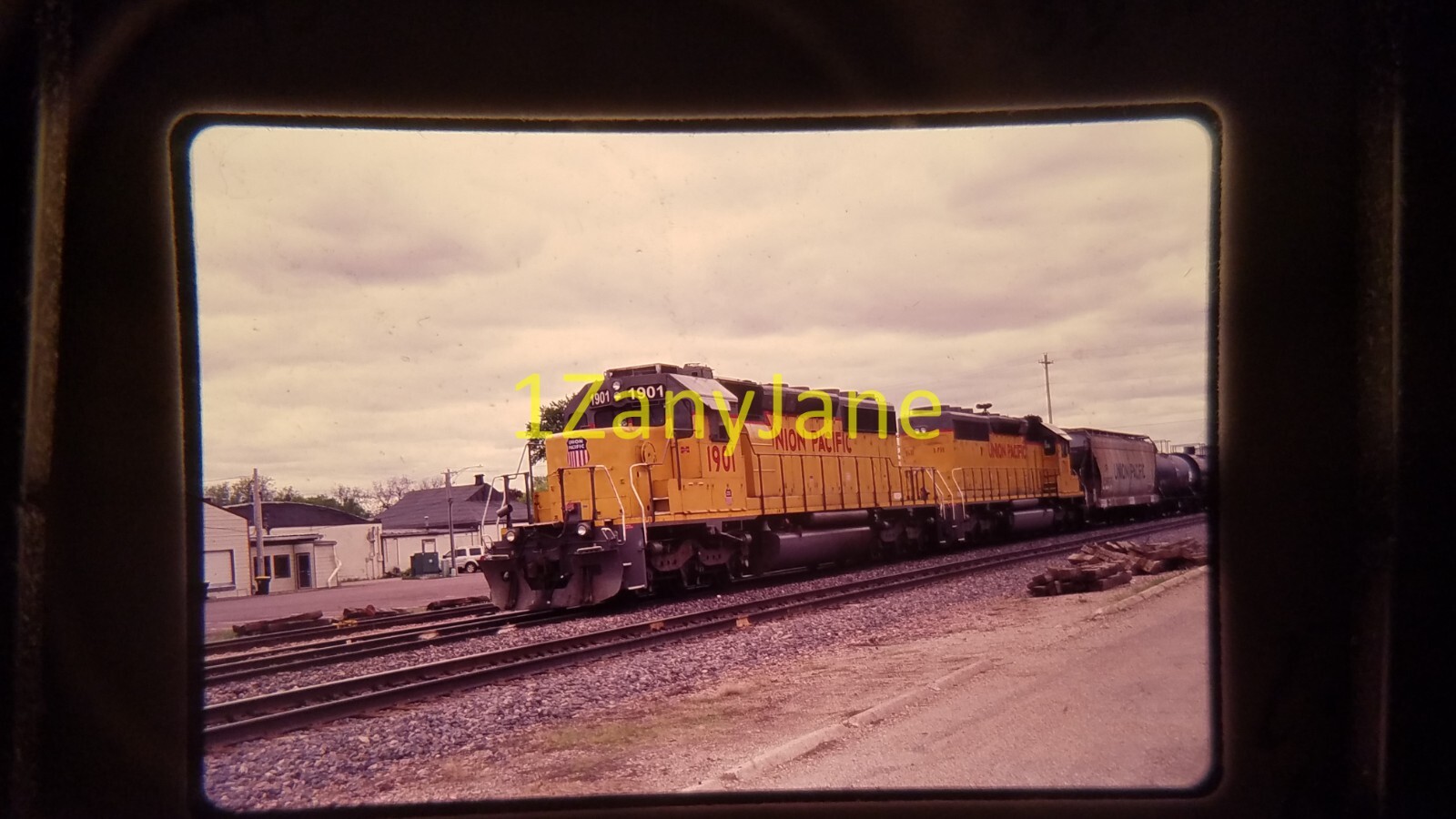 22905 TRAIN ENGINE LOCOMOTIVE 35MM SLIDE UP # 1901 EX 3252 ORG 3571 SD40-2