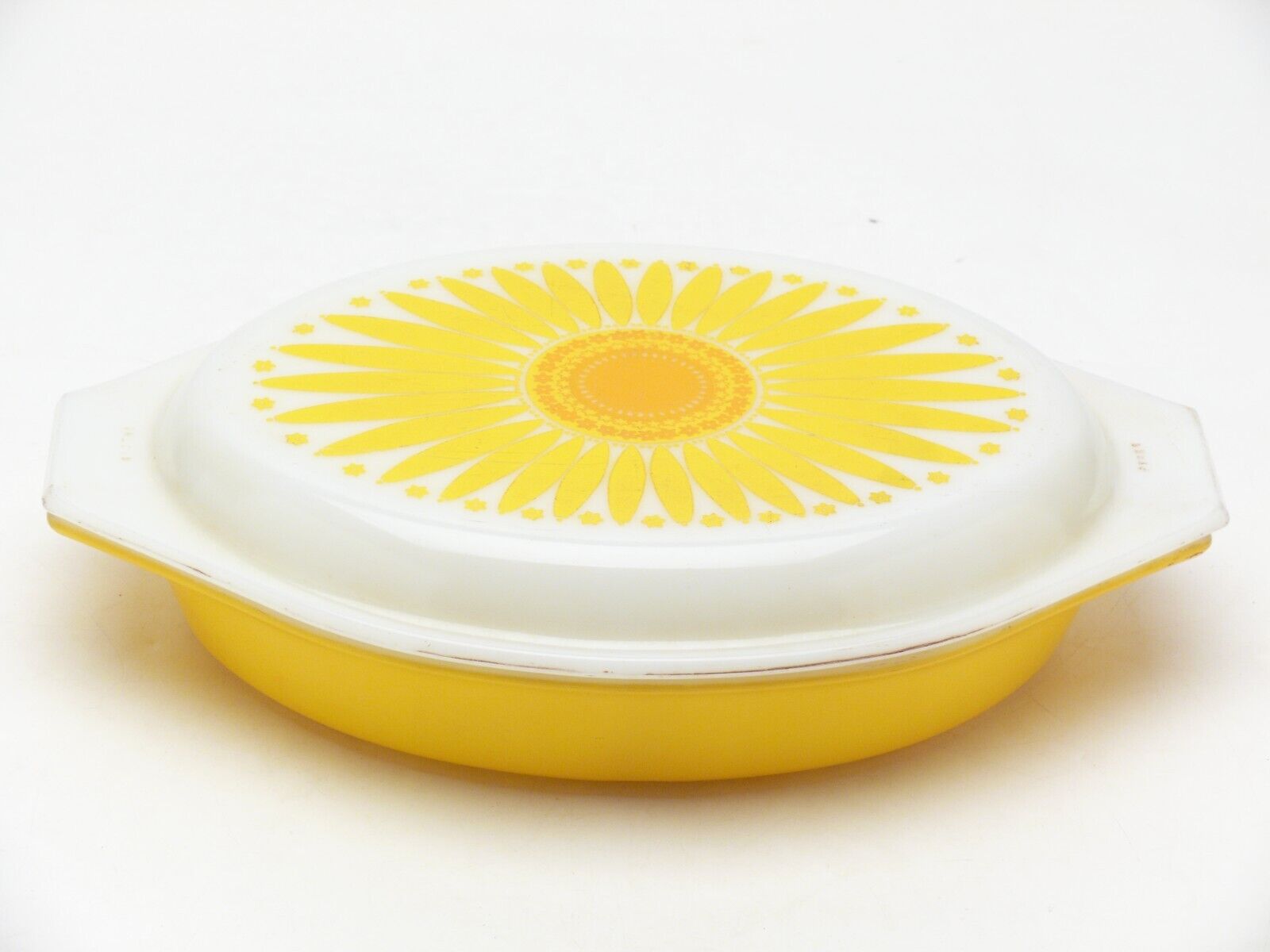 Vintage PYREX Daisy Sunflower 1-1/2 QT Oval Divided Casserole Baking Dish w/Lid