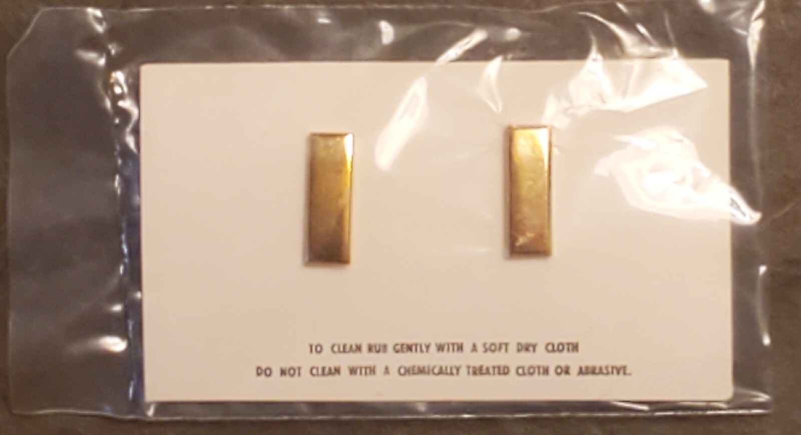 Pair of 2nd LT Second Lieutenant Rank Insignia Gold bars USA 