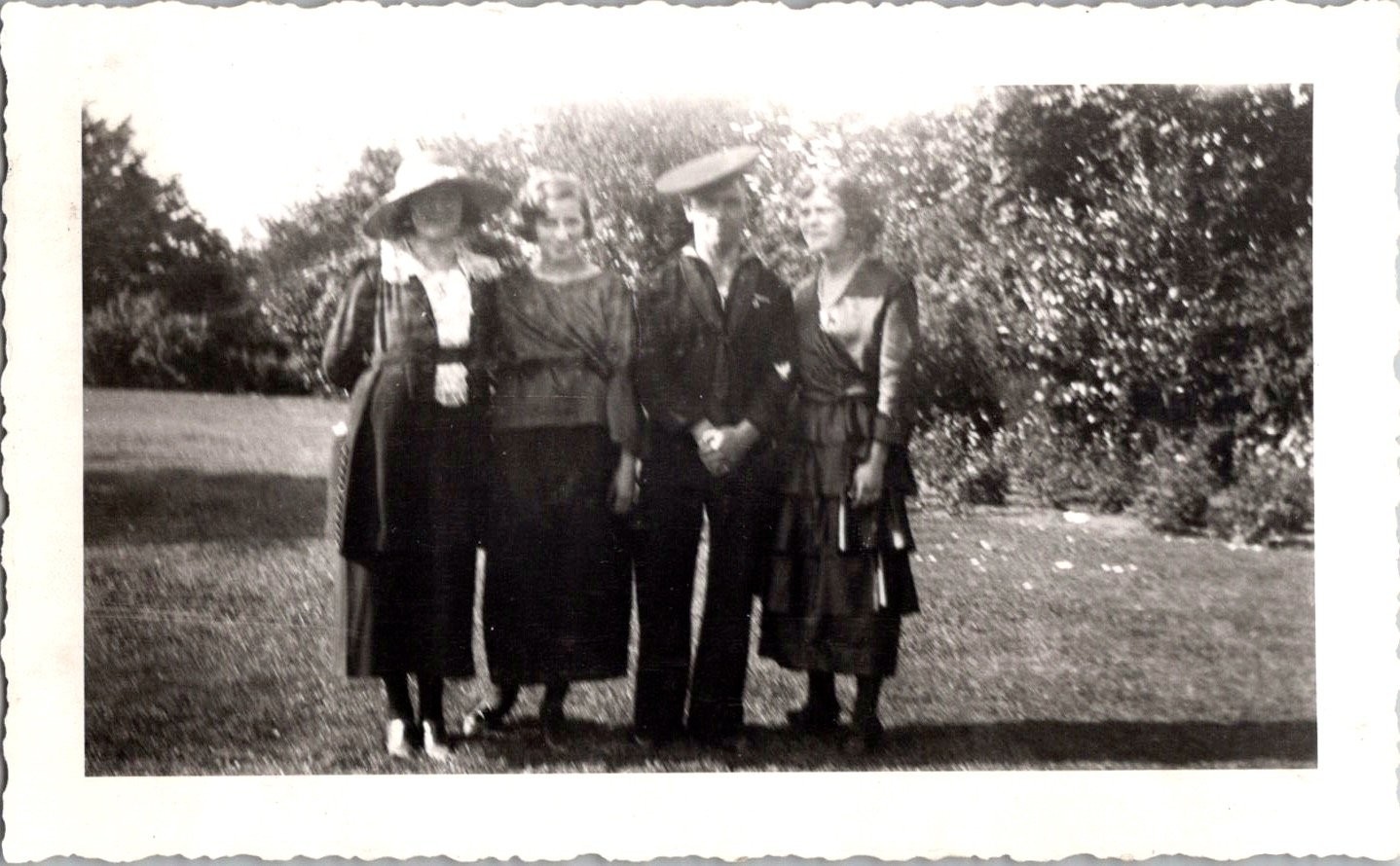 Vintage 1920s-30s Snapshot Photo Sailor Military Man 3 Women Outdoors Scallop