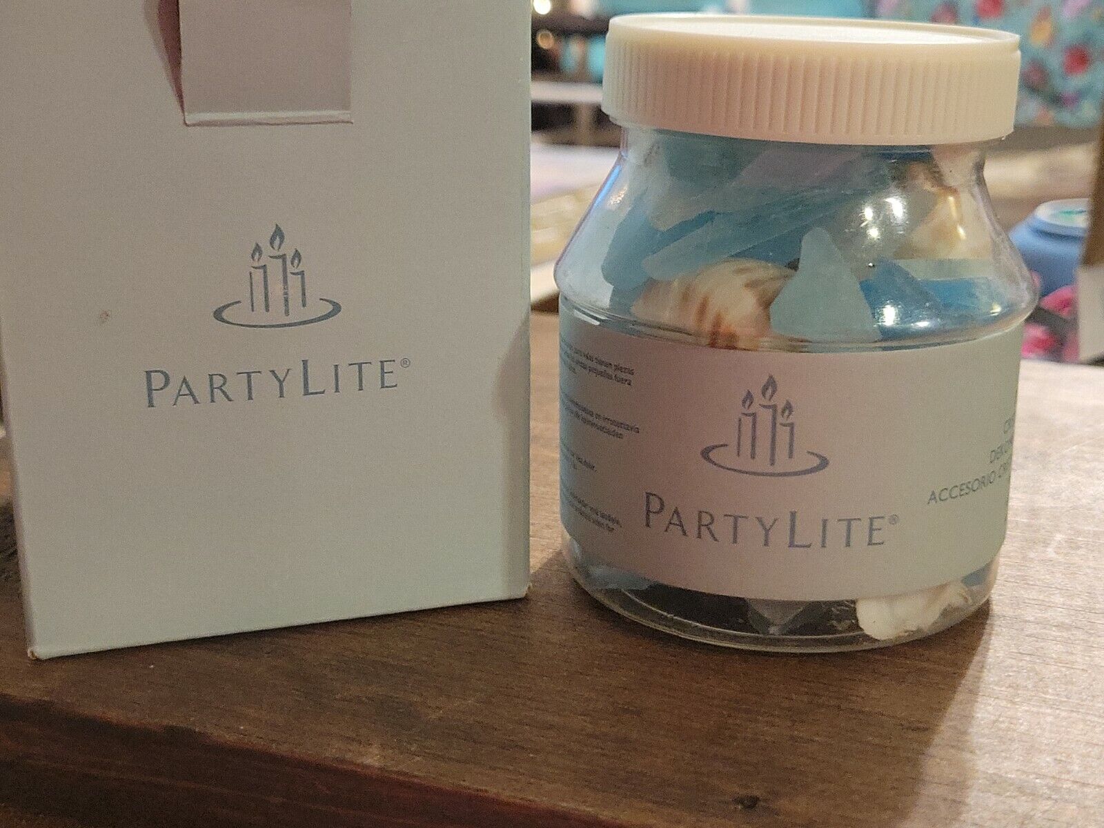  PartyLite 10 oz Decorative Blue Sea Glass Shells Real Seashells P9119
