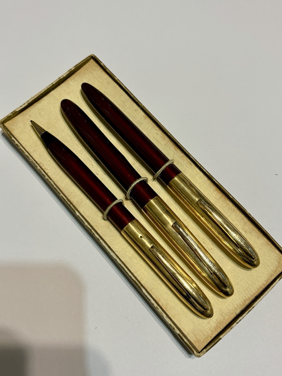 Beautiful Vintage 1950s Wearever 3-Piece Writing Suite – Burgundy & Gold New Sac