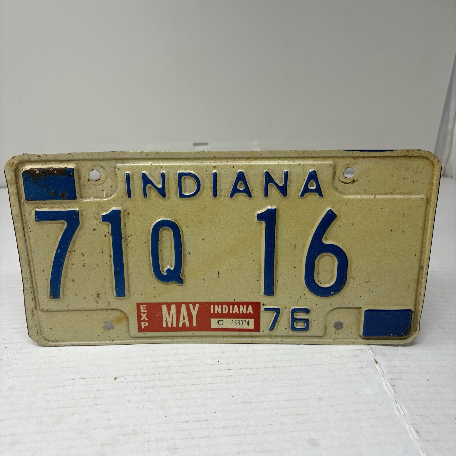 VTG 1976 Indiana Bicentennial License Plate 71Q 16 LOW NUMBER Auto Tag