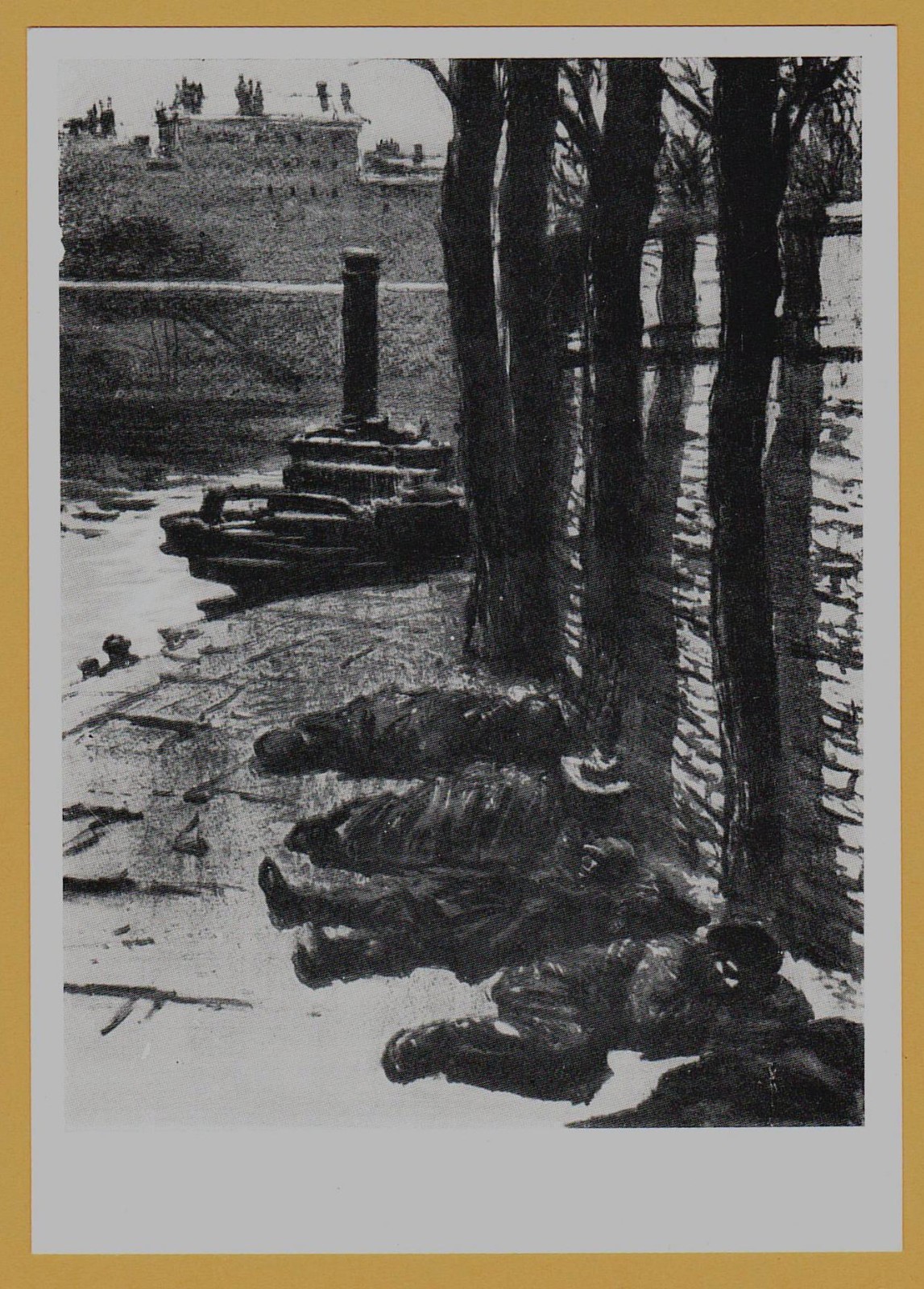 1964 Homeless Night Paris People sleeping Soviet Social Realism Art Postcard