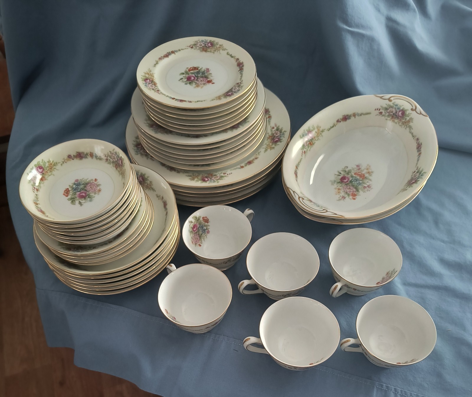 Vintage Aichi fine china dish service 41 pc. Occupied Japan time frame 1945-1950
