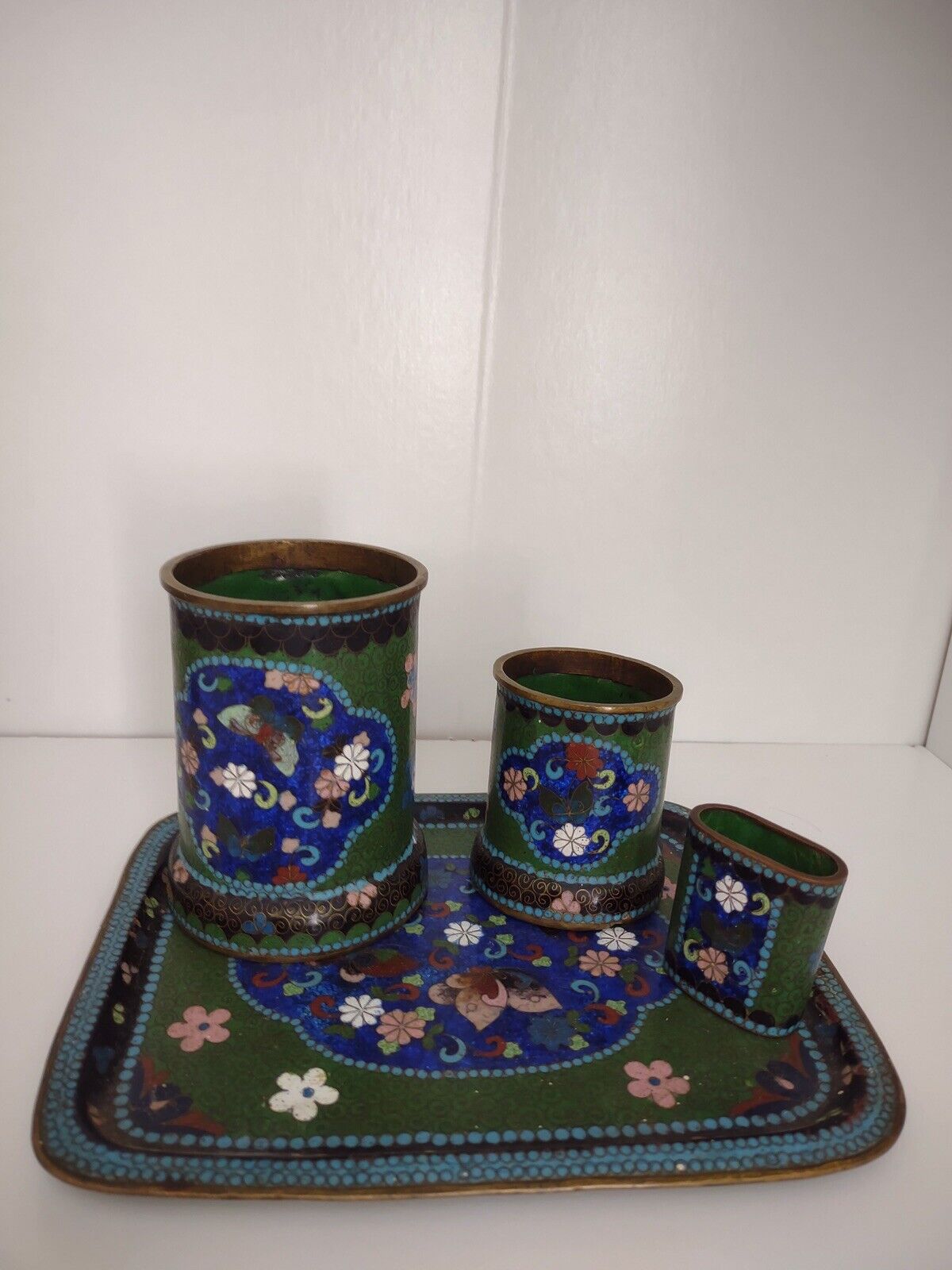 Four cloisonné Vases and plate