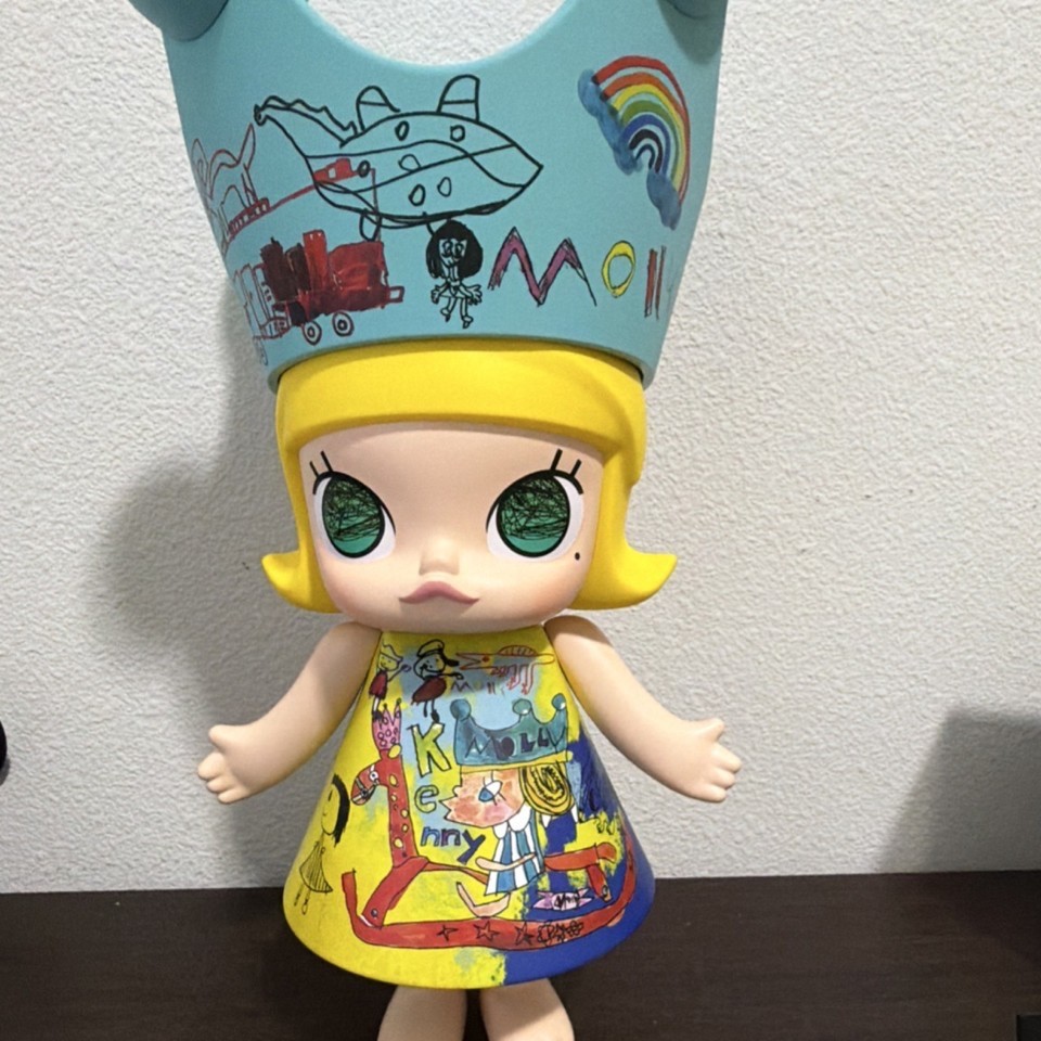 Pop Mart Mega Royal Molly 400% Childishness Vinyl Art Toy Figure Sealed NEW Pop Mart Mega Royal Molly 400% Childishness Vinyl Art Toy Figure Sealed NEW