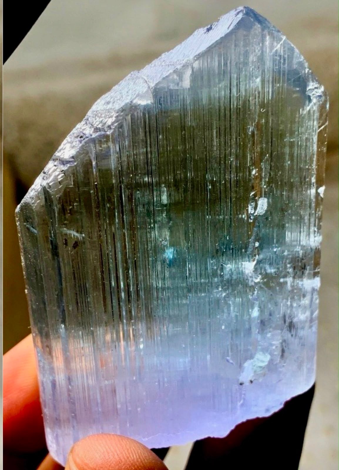 615 carats Aesthetic Natural Kunzite Crystal Specimen from Afghanistan