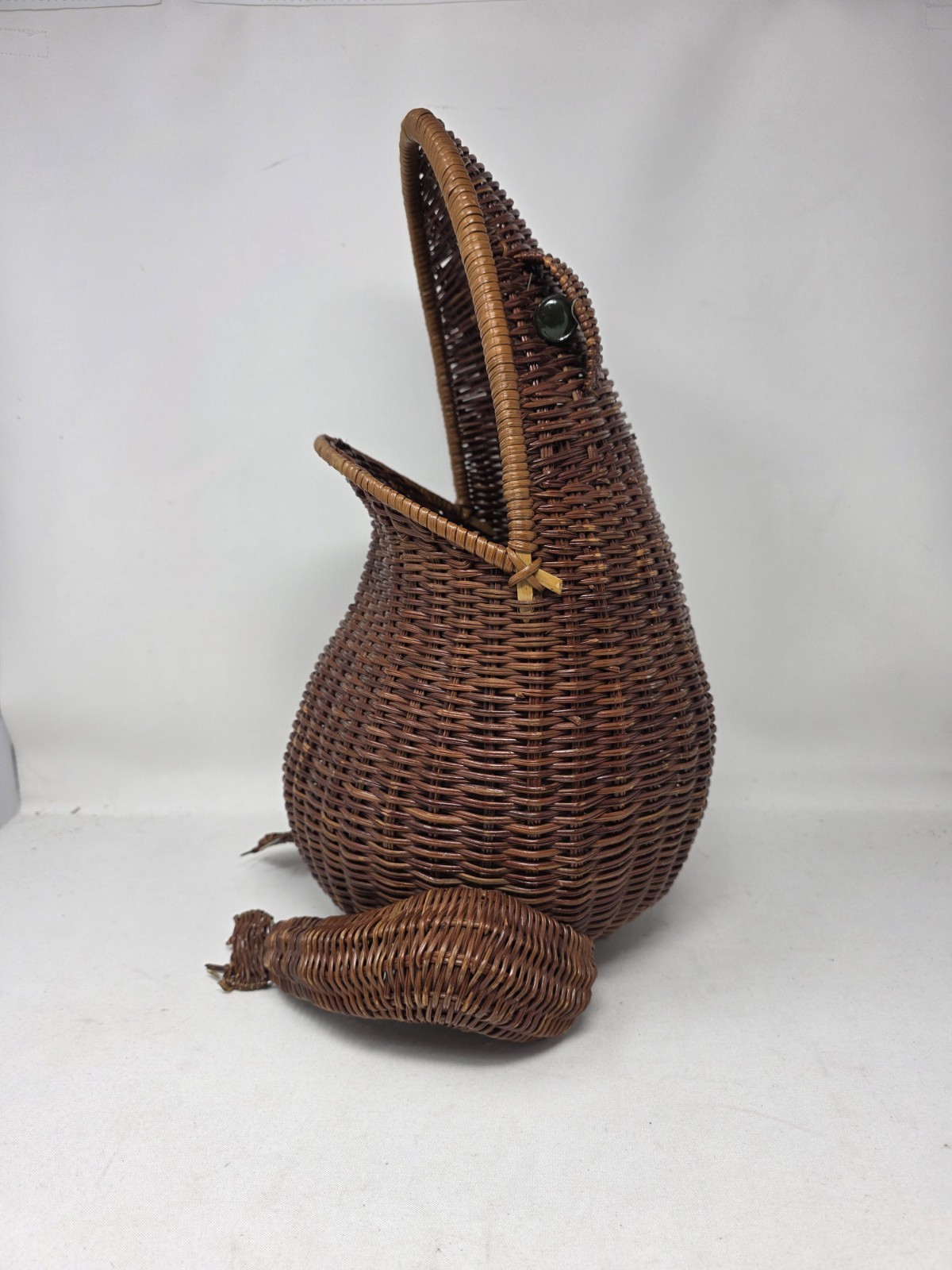 Vintage MCM Wicker Rattan Frog Basket Green Glass Eye Magazine Holder 17.5\