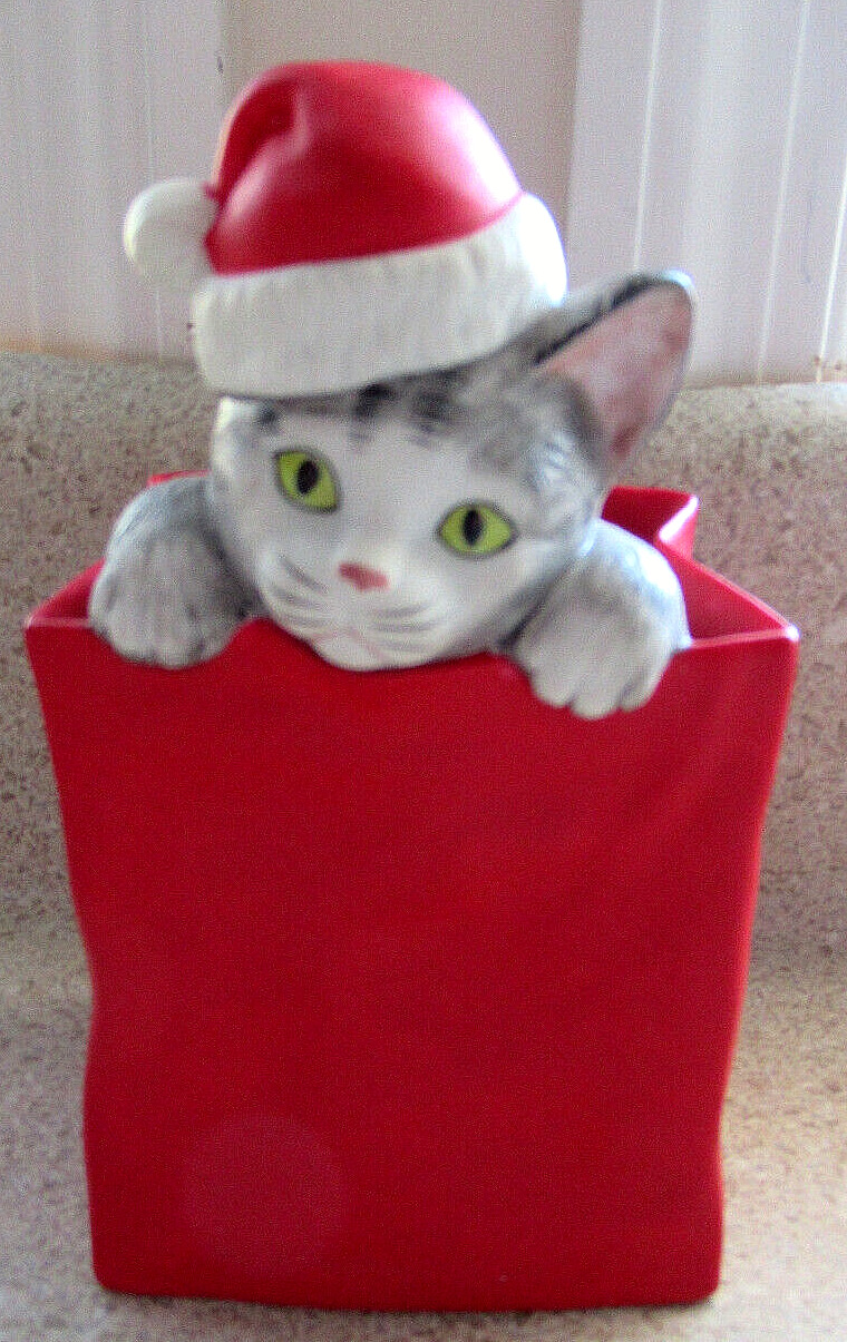 1987 Mann Gray Kitten in Bag Christmas Music Box - We Wish You A Merry Christmas