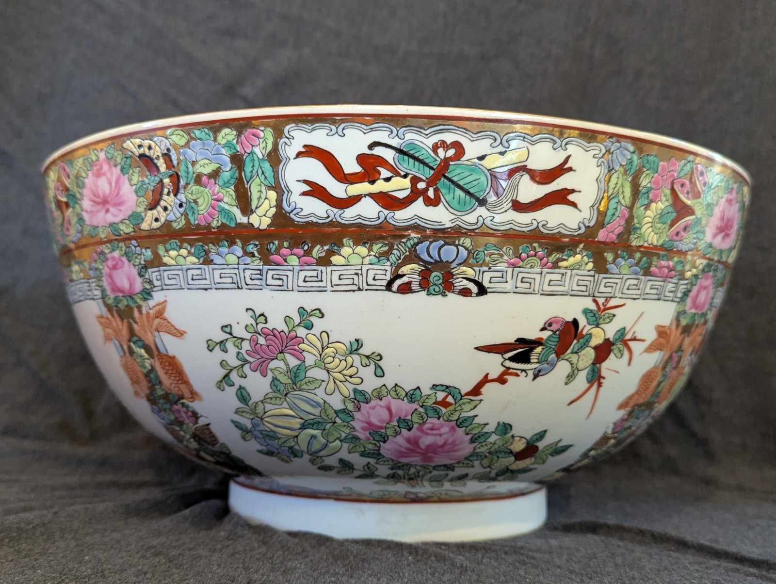 HUGE, Vtg Hand-Painted Famille Rose Medallion 13.5