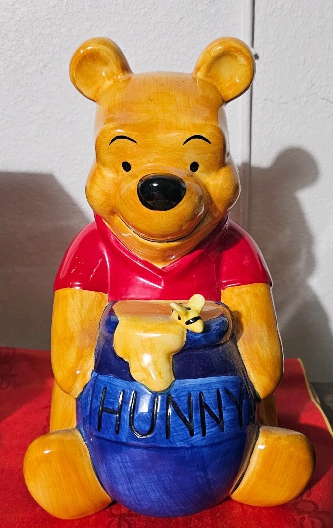 Vintage 1990 Disney Winnie the Pooh Ceramic Coin Piggy Bank 