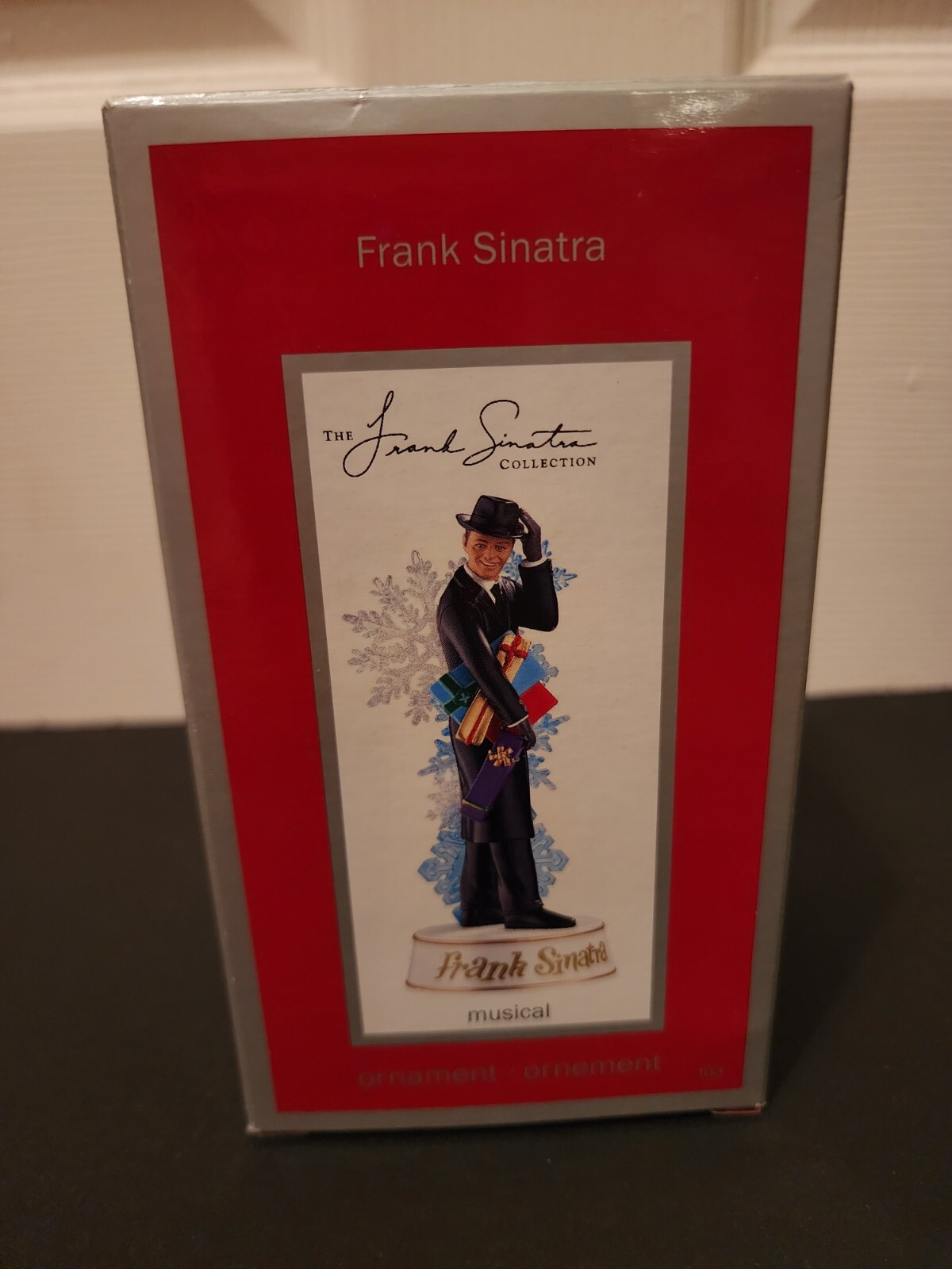 *RARE* American Greetings/Carlton Cards 2011 Frank Sinatra Christmas Ornament
