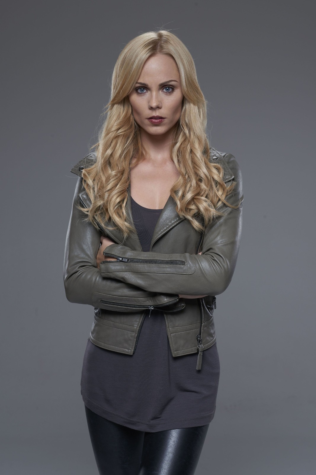 Laura Vandervoort in an 11\