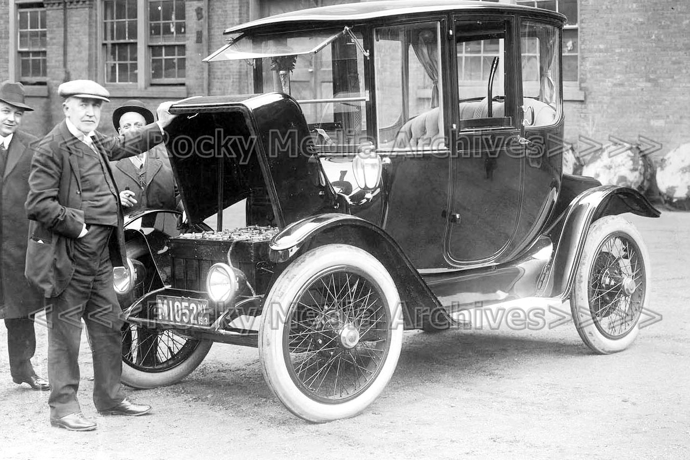 Kcc-43 Thomas Edison And An Electric Car, Unlocated 1913. Photo
