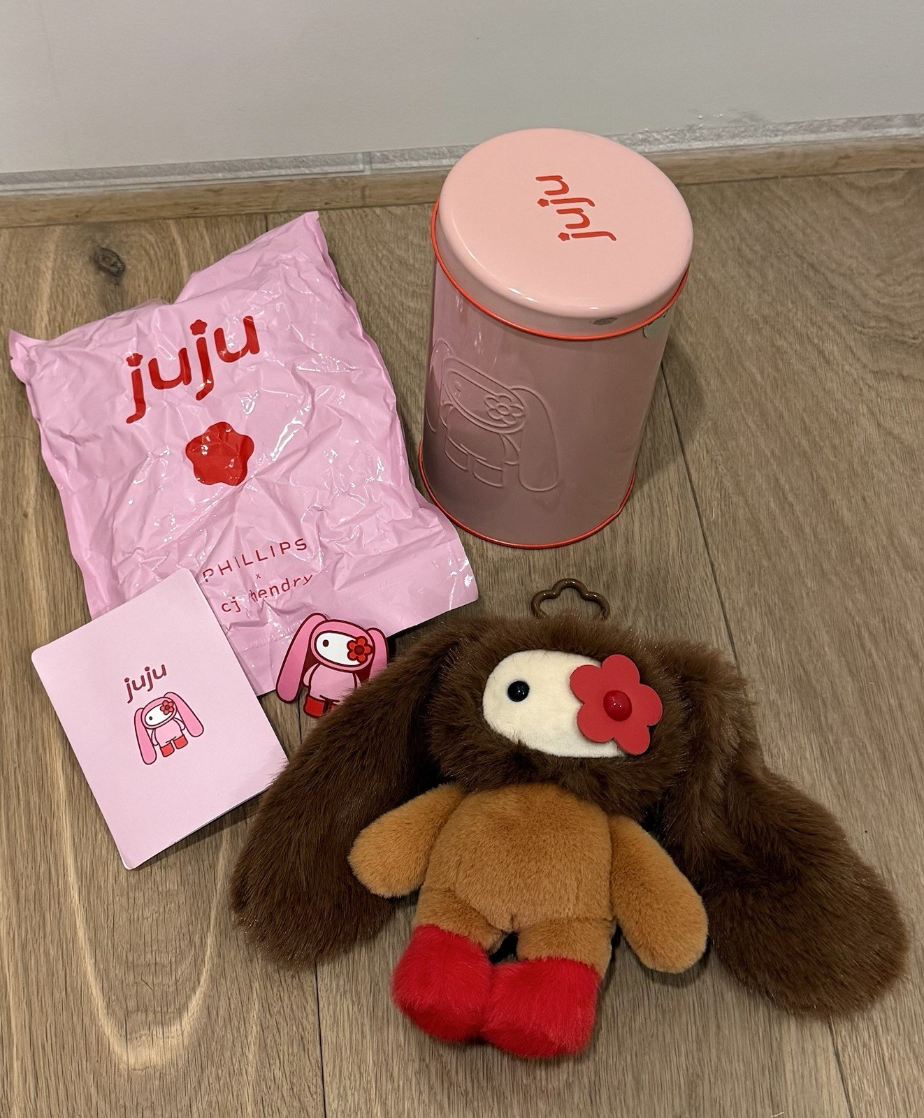 CJ Hendry JuJu OG RARE #17 Milo Plush Bag Charm Complete Tin Poster Booklet