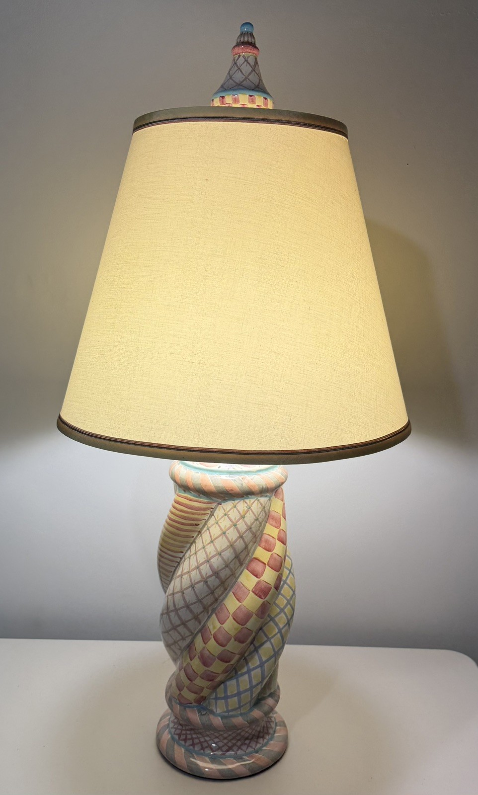 RARE VTG Mackenzie Childs TWISTED Table Lamp Hand Painted Pastel WITH OG shade