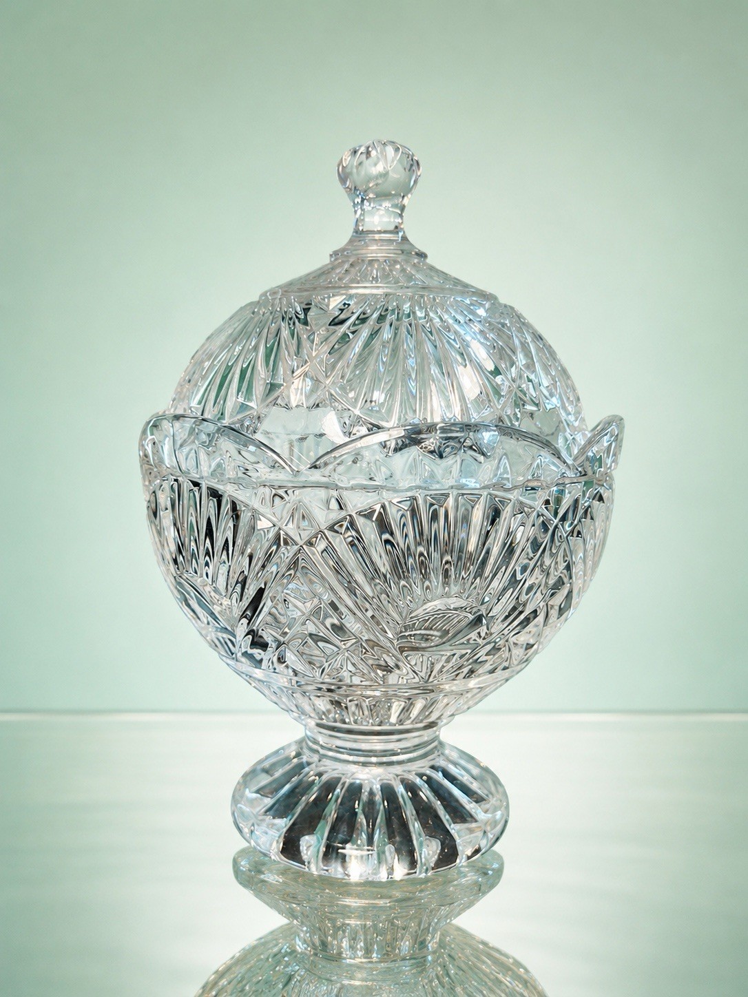 Godinger Slovakia 1990s Covered Candy Dish Freedom Shannon Cut Crystal, 6x8.5\