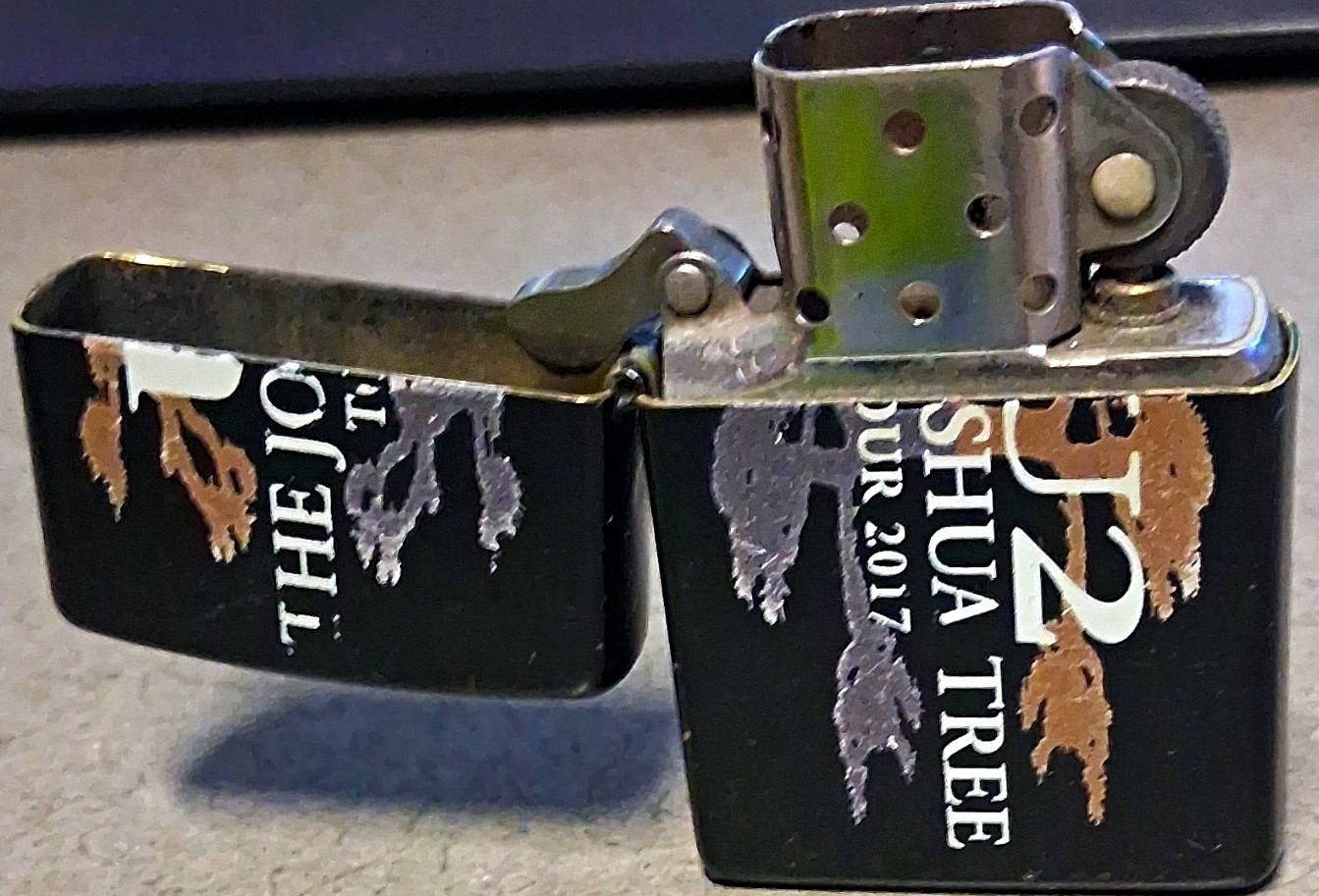 Zippo U2 The Joshua Tree Tour 2017 Black Lighter Bradford PA Made in USA Zippo U2 The Joshua Tree Tour 2017 Black Lighter Bradford PA Made in USA