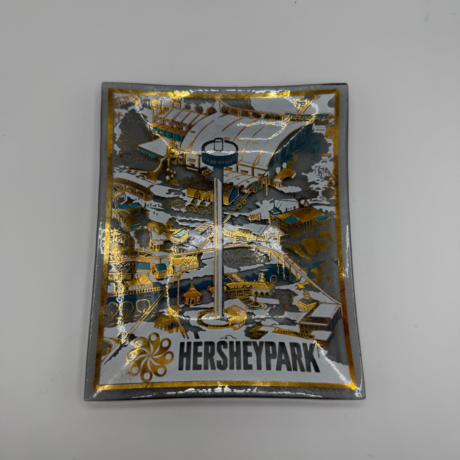 Vintage Ultra Rare 1972 Hershey Park Glass Ashtray Disneyland World Six Flags