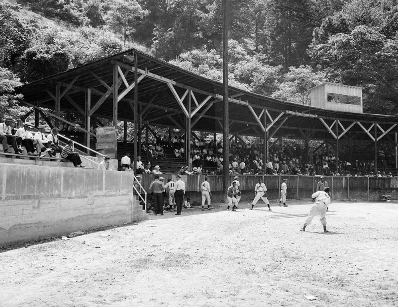 1946 Mine Workers Baseball Team, Welch, WV Old Photo 8.5\