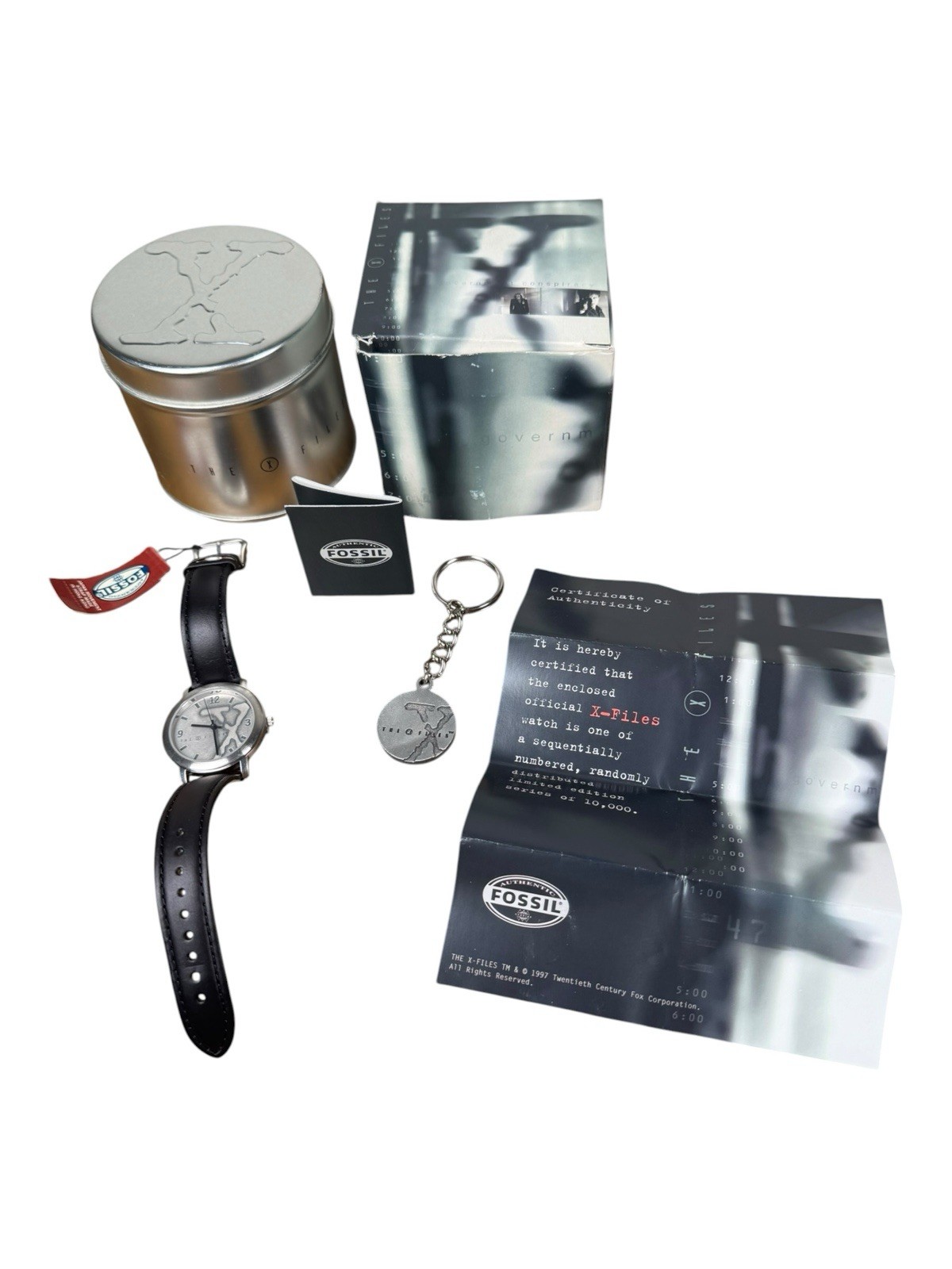 1997 Fossil X-Files Watch LE LI-1633 NIB #03079/10000 Rare Tin Keychain Set NOS 1997 Fossil X-Files Watch LE LI-1633 NIB #03079/10000 Rare Tin Keychain Set NOS