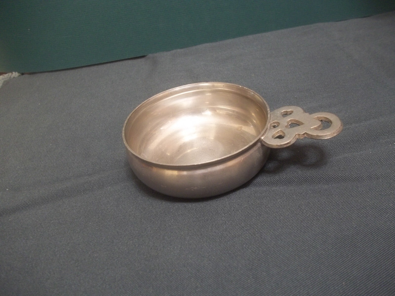 Antique 1930\'s Williamsburg Stieff Small Pewter Porridge Cup 4 3/4\
