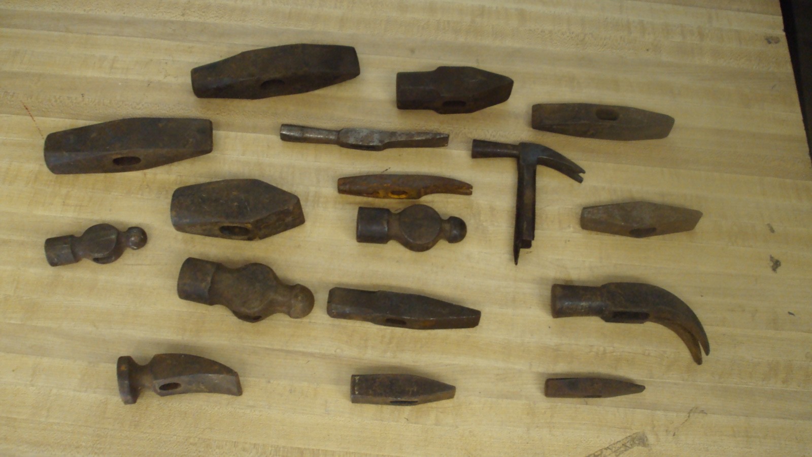 MIXED LOT OF 15 VINTAGE HAMMER HEADS BIN 79