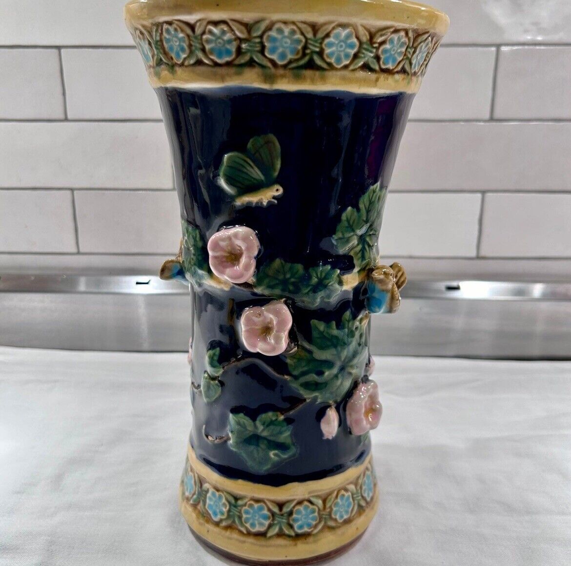 Oriental Accent 11.5”T Majolica-Style Vase w/3D Birds & Flowers~Holdcroft Repro