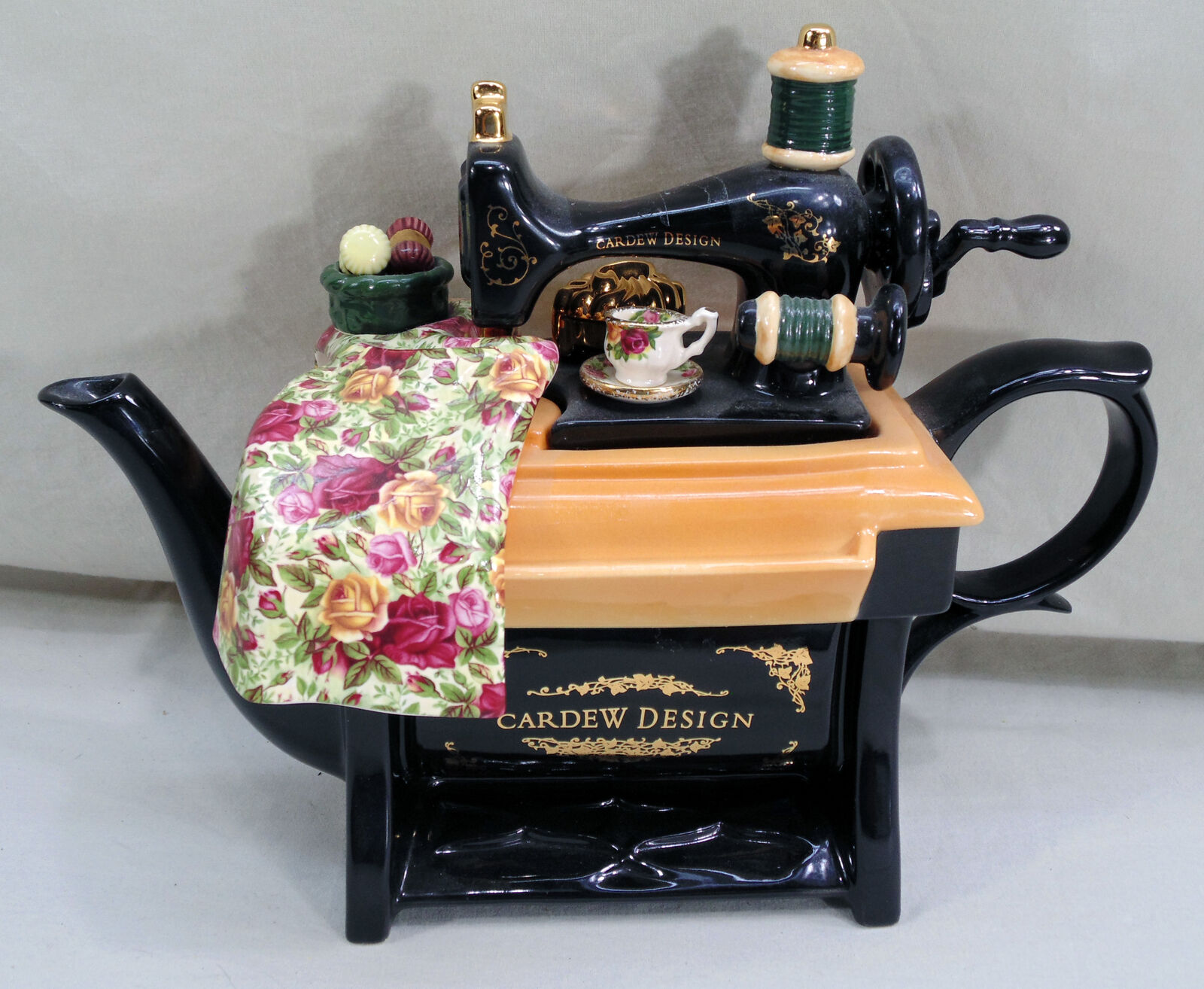 VTG Royal Albert Old Country Roses Cardew Sewing Machine Teapot Chintz Large