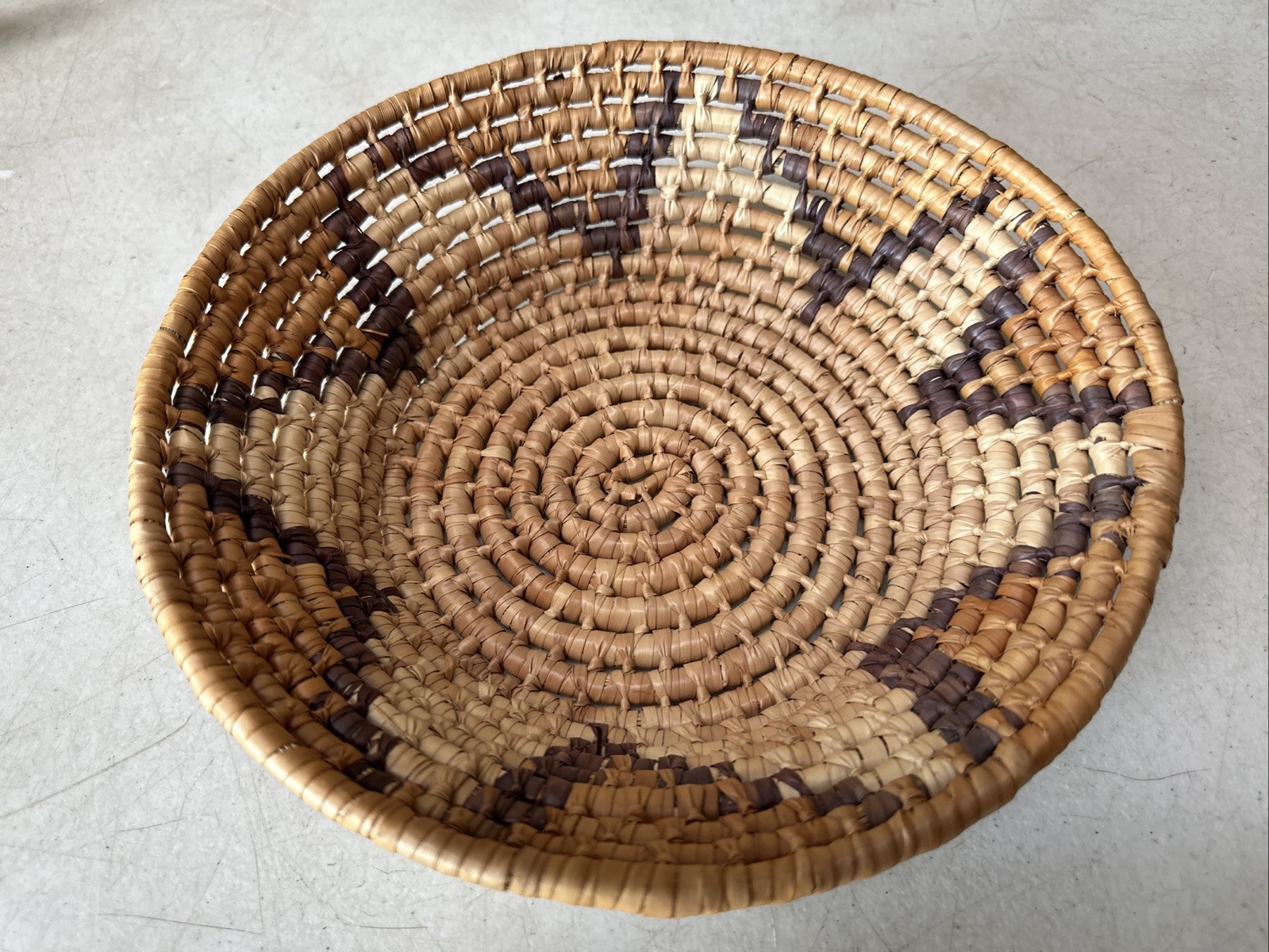 Vintage Papago Native American Indian Hand Woven Coil Grass Basket Round 10x3” 1