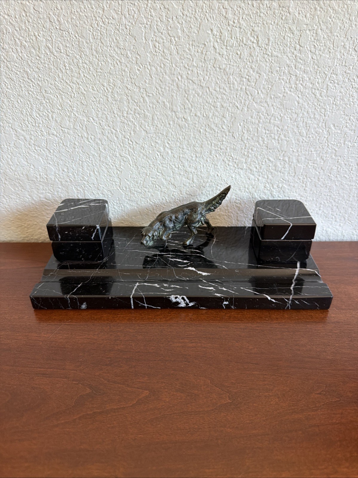 Antique Black Marble Inkwell Shelf & Hunting Dog Bronze 1900s Art Deco French Antique Black Marble Inkwell Shelf & Hunting Dog Bronze 1900s Art Deco French