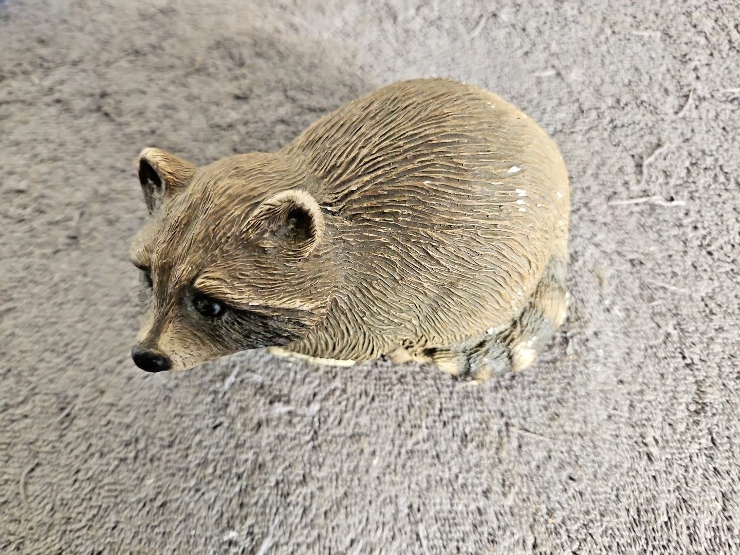 Vintage Sandicast Racoon Hand Painted Ceramic Figurine Sandra Brue 1981 USA