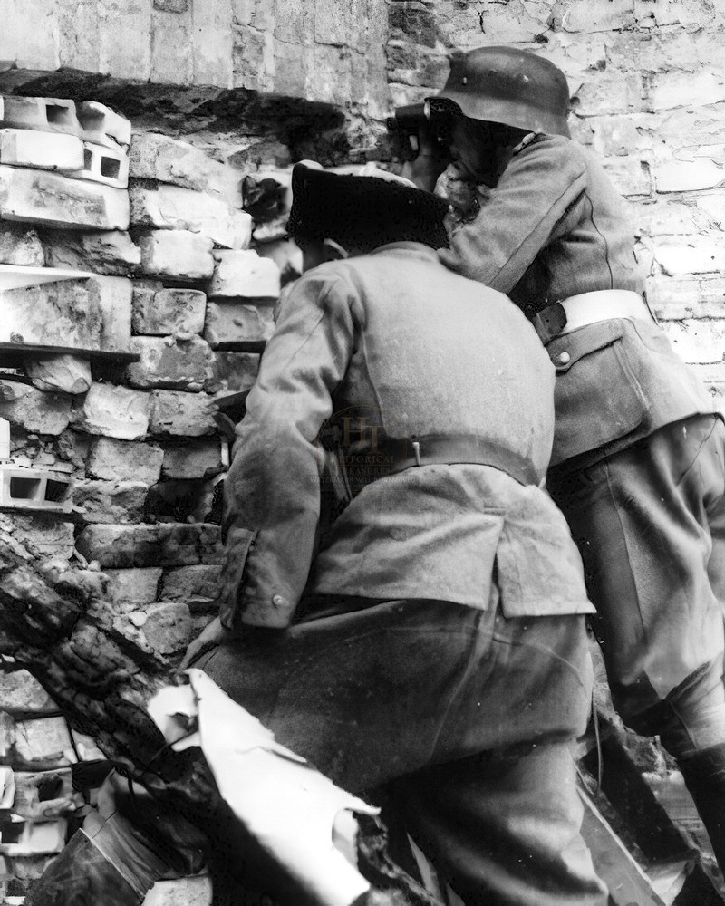Warsaw Uprising Cossack and German Soldiers Fighting WWII 8x10 Print HT4136348