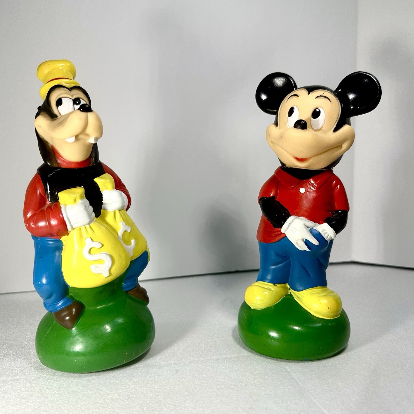 Vtg 1970’s Walt Disney Mickey Mouse & Goofy Plastic Coin Banks