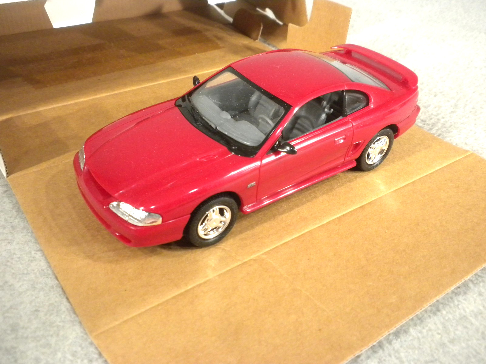VINTAGE AMT ERTL 6295 1994 Ford Mustang GT Dealer Promo Model Car Laser Red-NEW