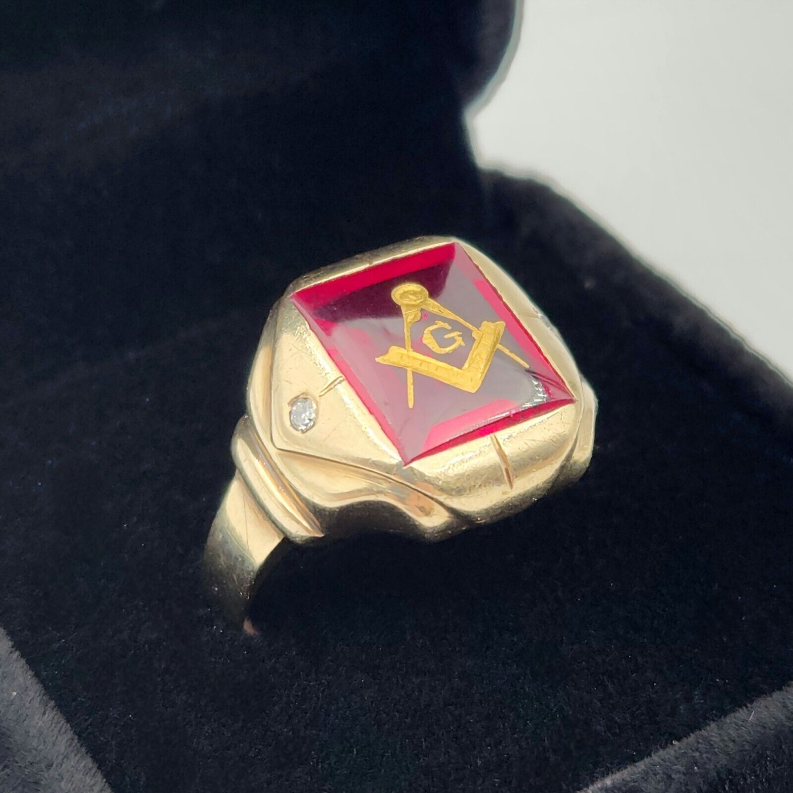 10K Yellow Gold Ruby Red Spinel & Diamond Masonic Freemason Ring Size 10.5