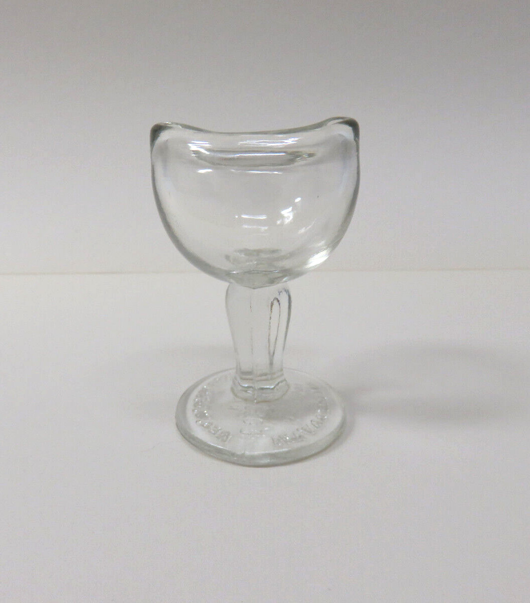 John Bull Medical Clear Glass Eye Wash Cup Eyecup Patent Aug. 14, 1917