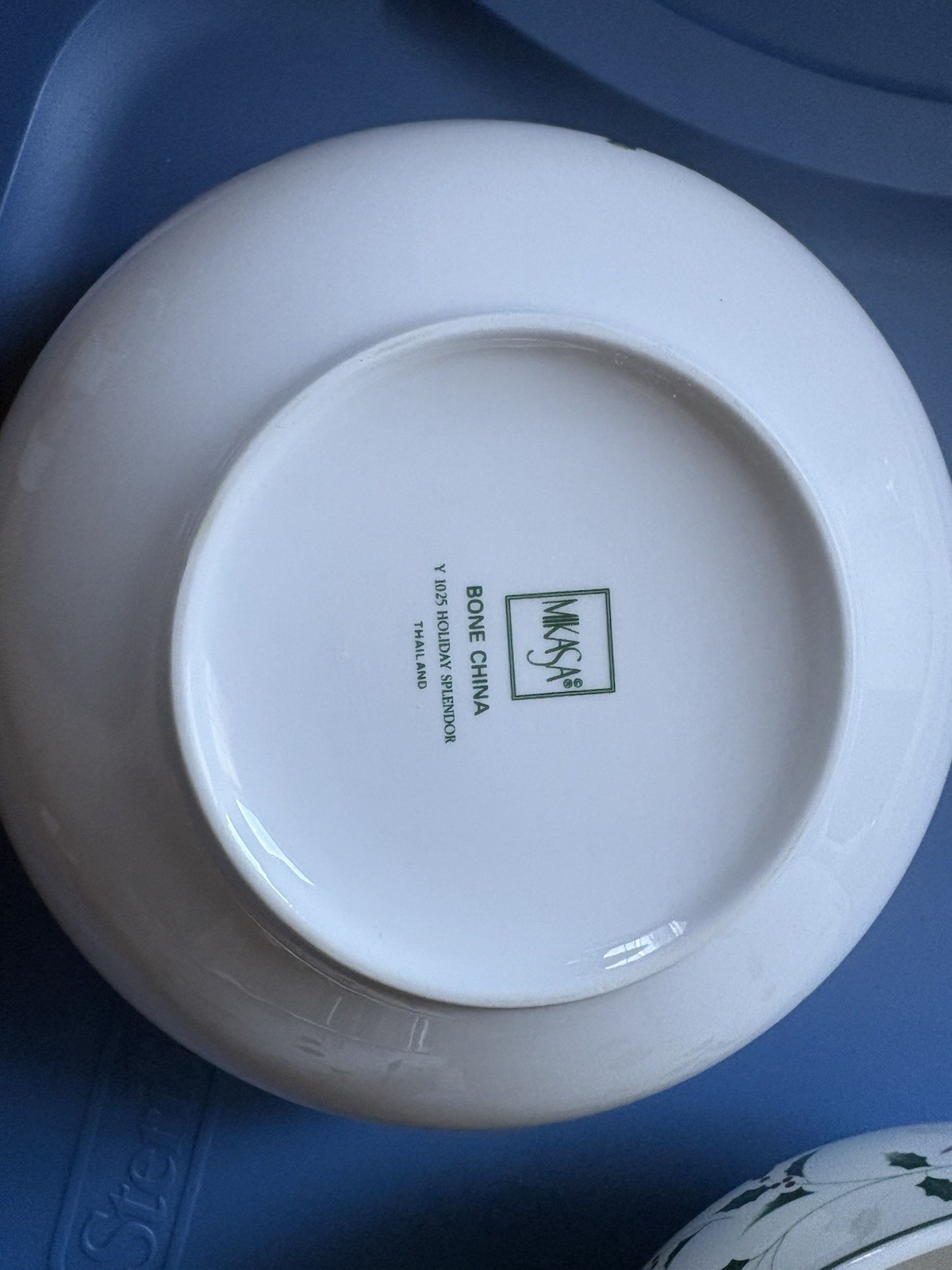 Mikasa Holiday Splendor (Y1025) fine bone china bowl