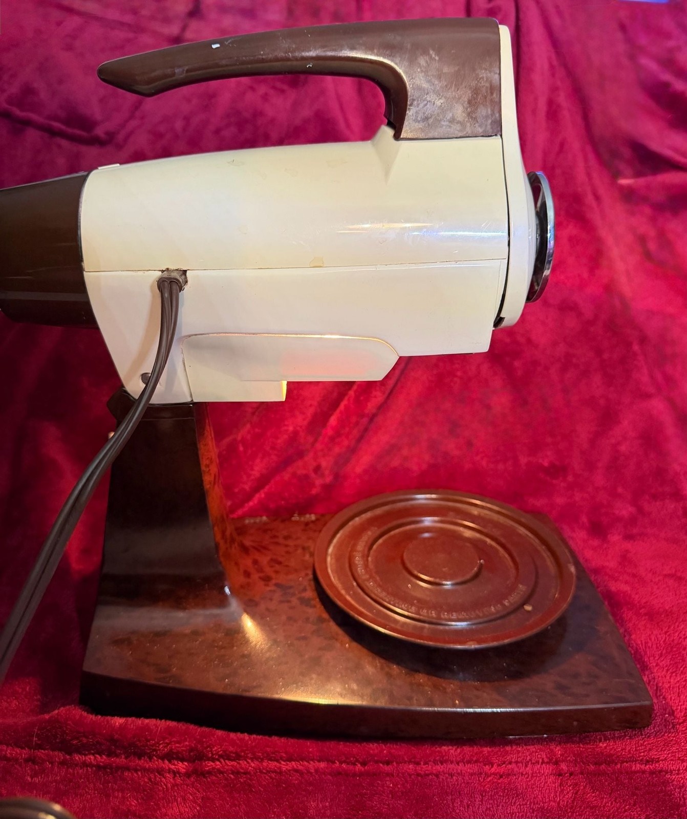 Sunbeam Mixmaster Stand Mixer 12 Speed Vintage Yellow Brown Sunbeam Mixmaster Stand Mixer 12 Speed Vintage Yellow Brown