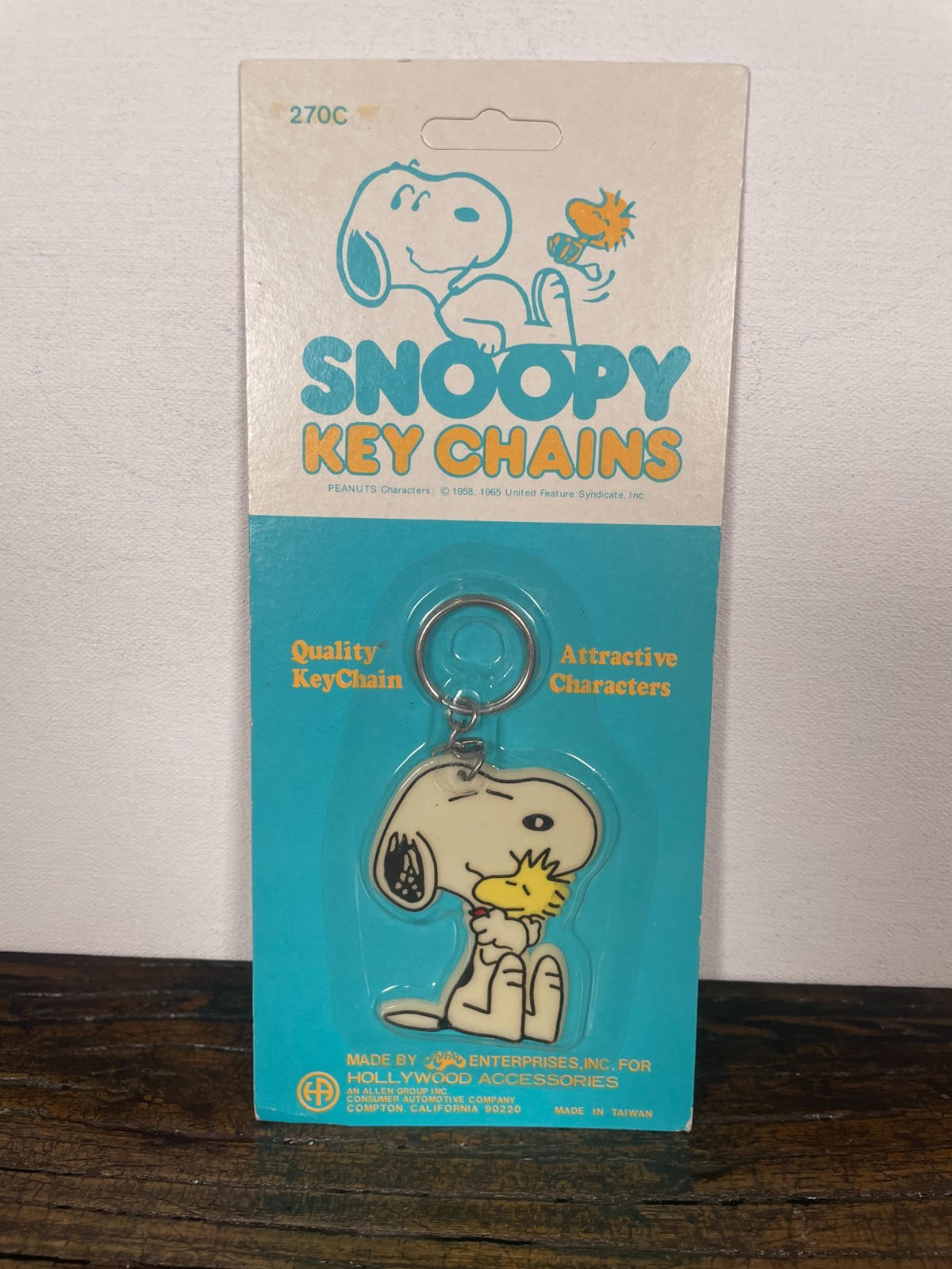 Vintage Snoopy Woodstock Keychain NOS Sealed Peanuts Hollywood Accessories 270C