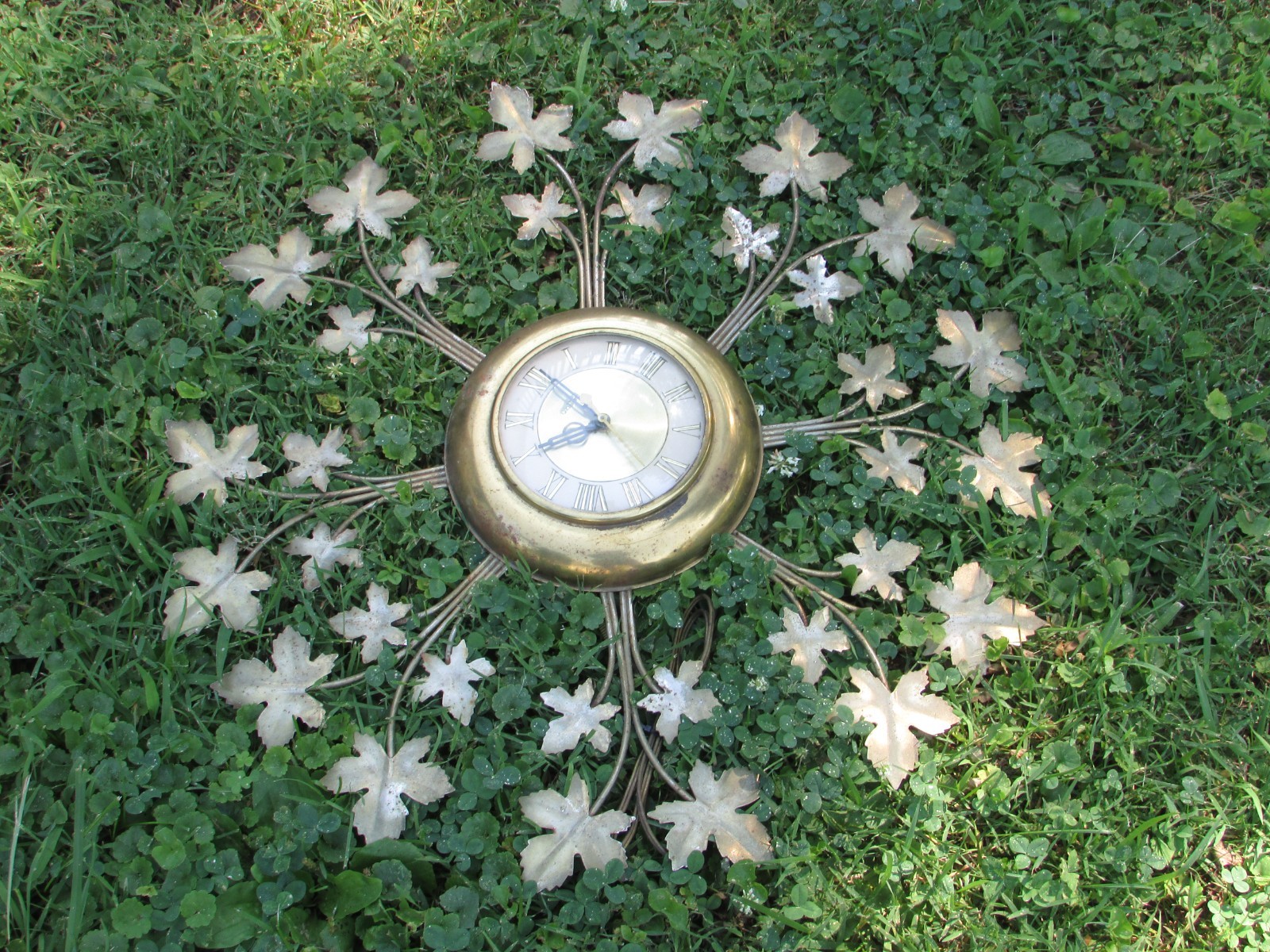 Vintage 1960s Mid Century UNITED Model 20 Brass Ivy STARBURST Wall Clock WORKS 