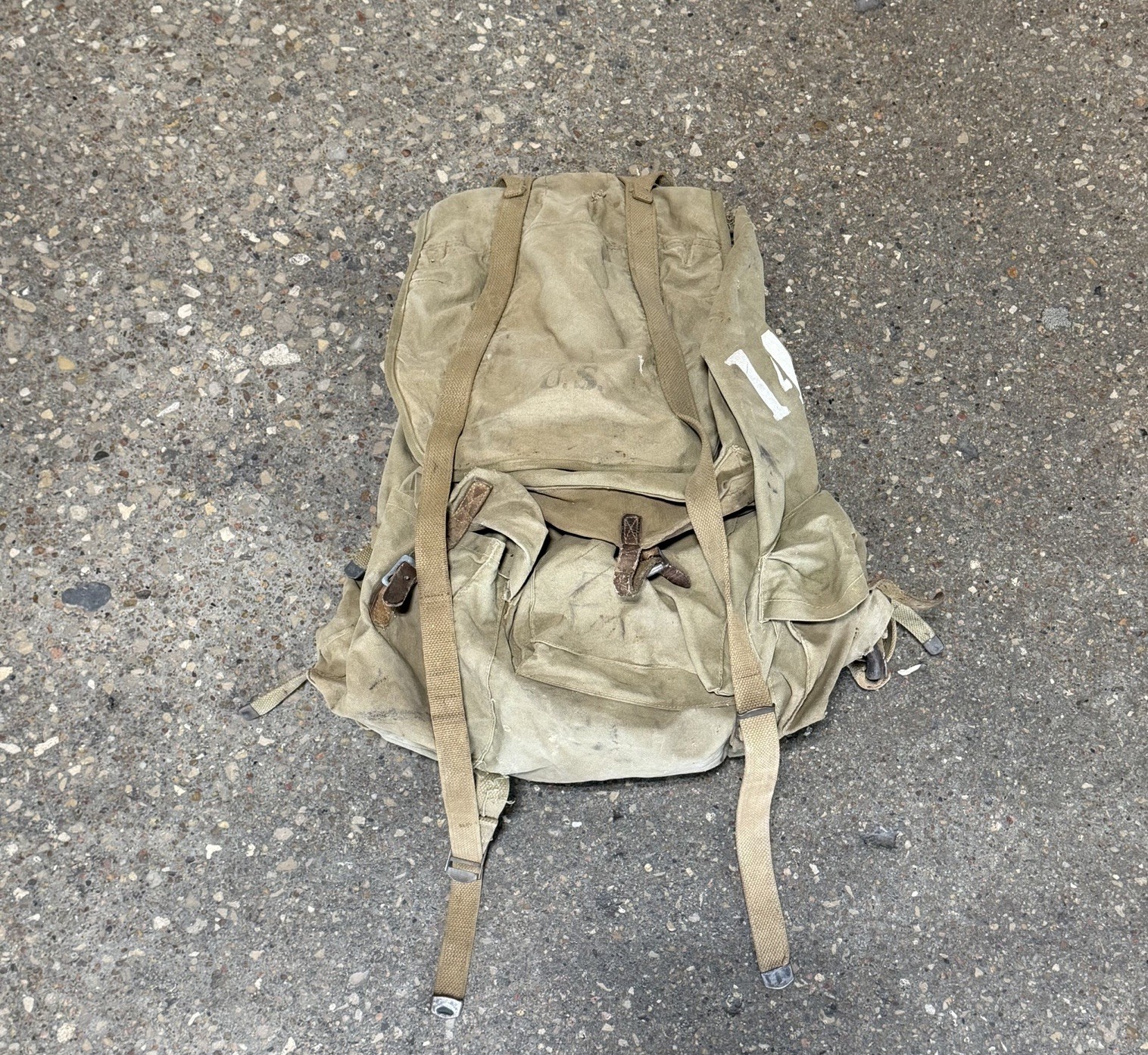 WWII US Army M1942 Mountain Rucksack Backpack Metal Frame Vintage Military WWII US Army M1942 Mountain Rucksack Backpack Metal Frame Vintage Military