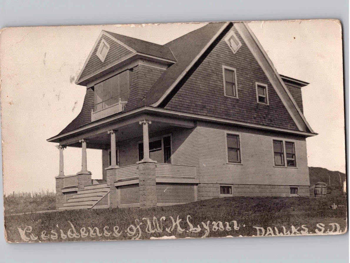 c1914 Residence of W H Lynn Home Dallas South Dakota SD RPPC Real Photo Postcard c1914 Residence of W H Lynn Home Dallas South Dakota SD RPPC Real Photo Postcard