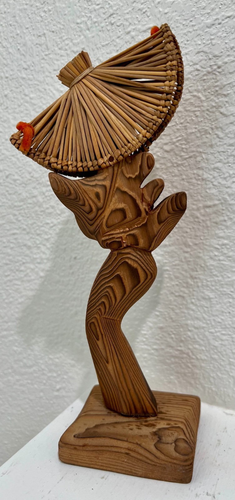 Vintage handcarved wooden statue of Japanese dancer wearing amigasa (hat) 8