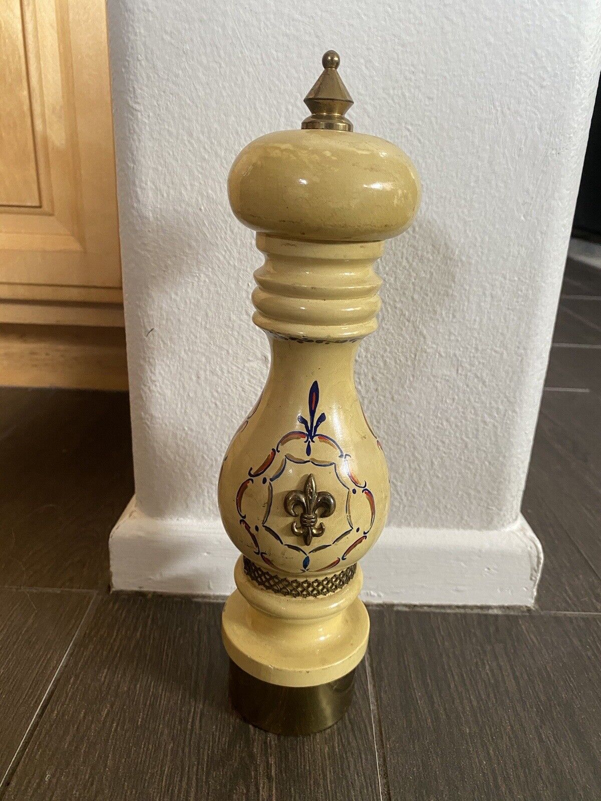 Vintage Macina Temperata Made In Italy Pepper Mill Brass Top Hand Painted